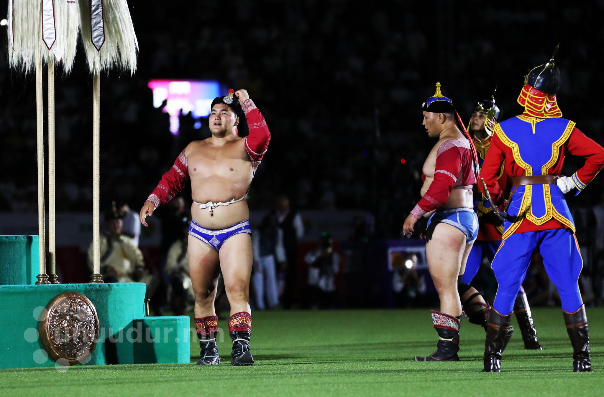 Улсын арслан Э.Батмагнай 8950 оноогоор бөхчүүдийн чансааг тэргүүлсээр байна